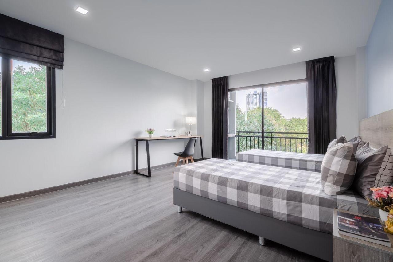 Aqua Residences: New Rooms Near Wutthakat BTS Station Bangkok Exterior photo
