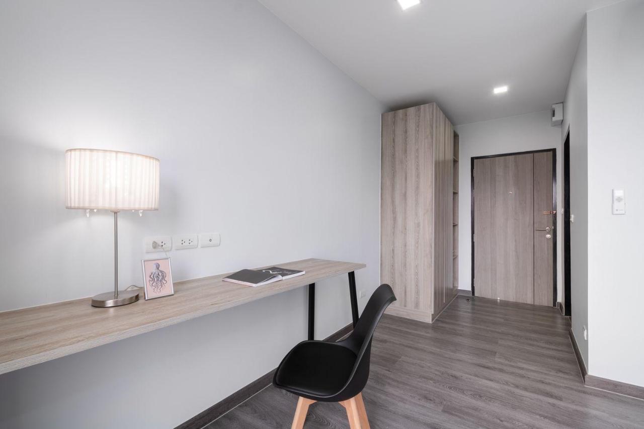 Aqua Residences: New Rooms Near Wutthakat BTS Station Bangkok Exterior photo